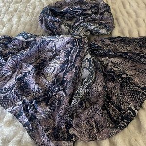Purple snake print wrap lightweight OS lightweight beach scarf Giuliana NEW 🐍
